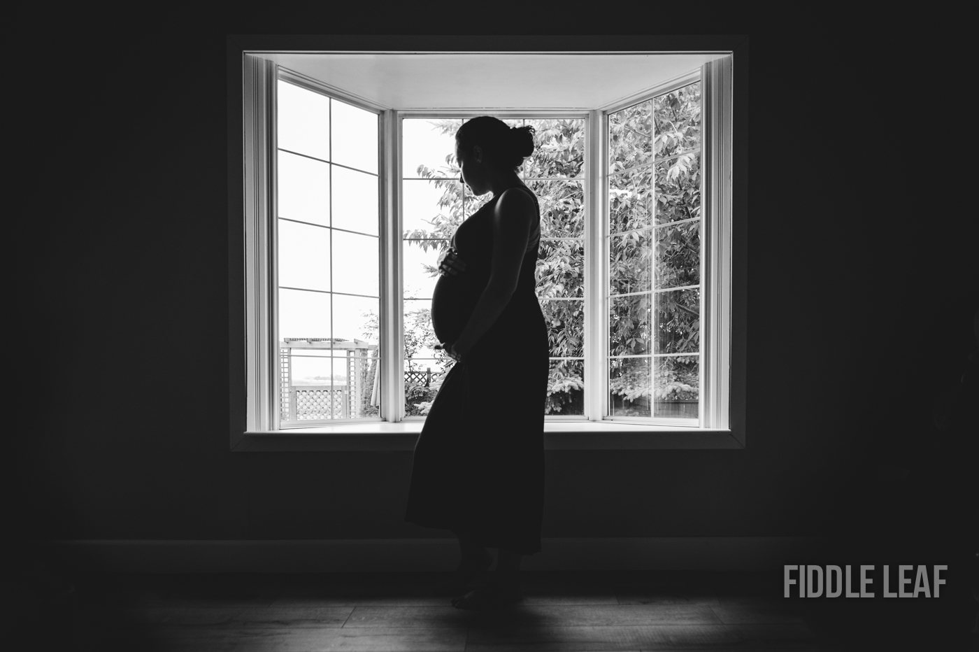 Edmonton Maternity Photographer. Fiddle Leaf Photography.  www.fiddle-leaf.com